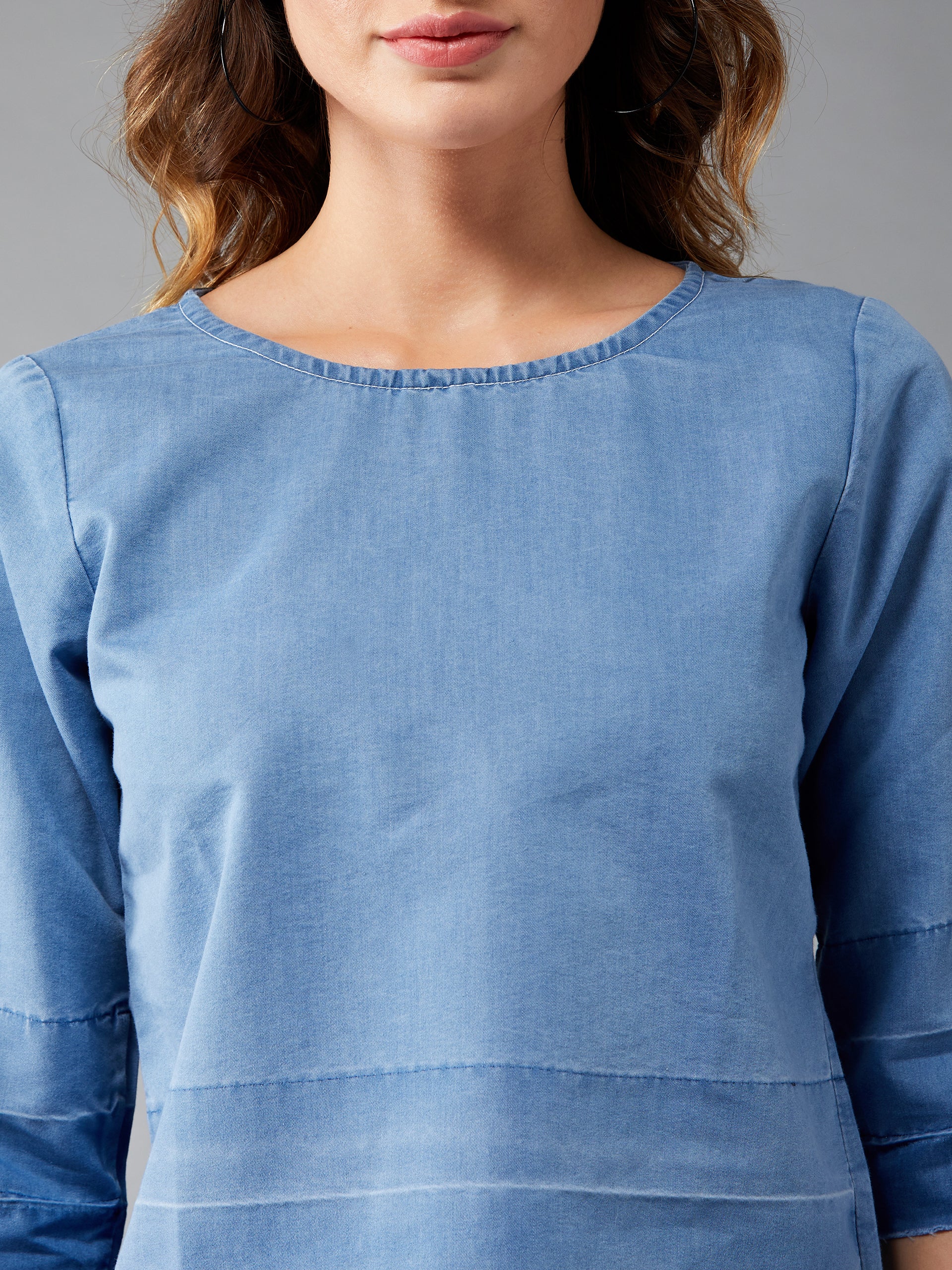 Women's Blue Denim Round 3/4 Sleeve Ombre Shaded Solid Crop Top