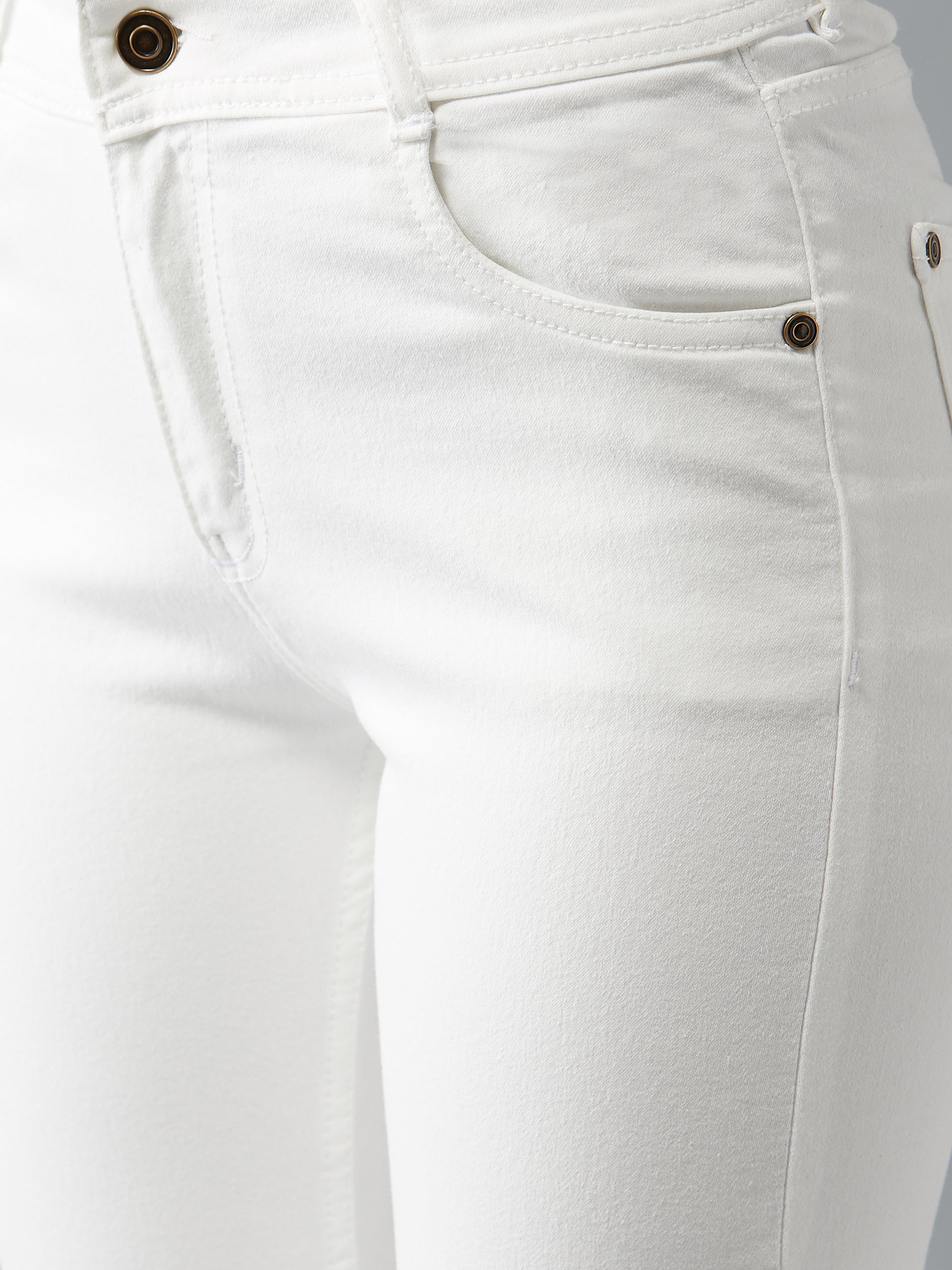 Women's White Skinny Mid Rise Clean Look Bleached Regular Length Stretchable Denim Jeans