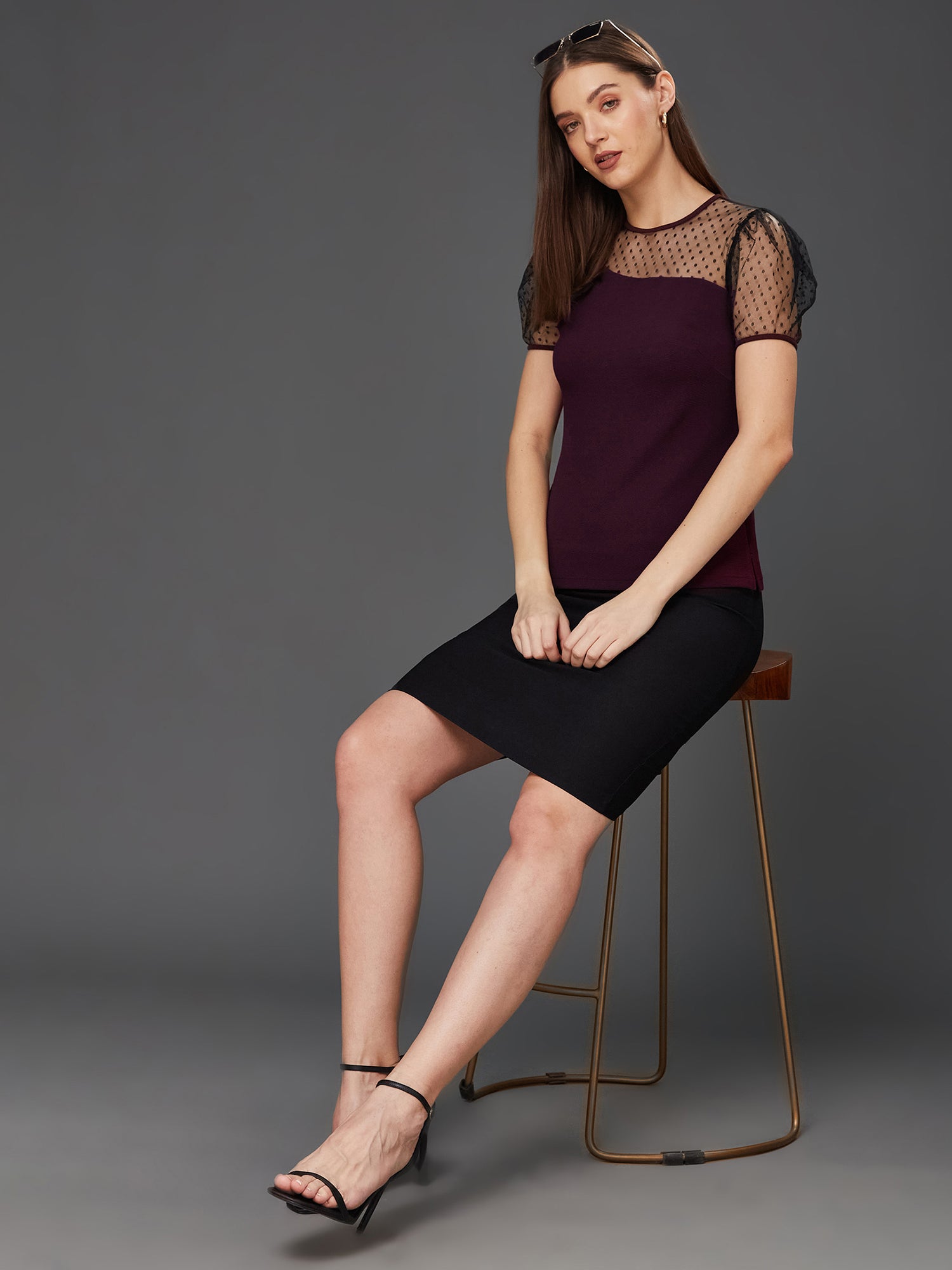 Crease Ease Women's Dark Purple & Black Solid Round Neck Short Sleeve Relaxed Fit Regular Top