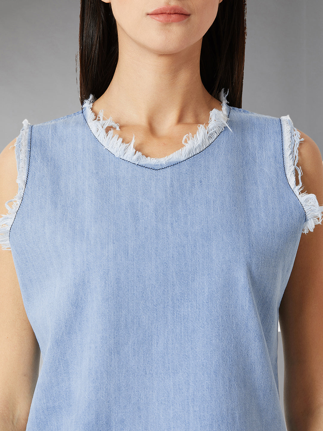 Women's Light Blue Round Neck Sleeveless Denim Solid Ice Wash Raw Edge Detailing Denim Crop Top