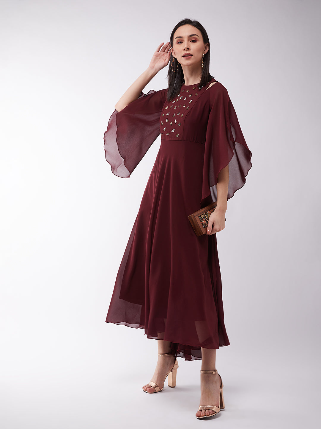 Women's Wine Solid Relaxed Fit Round Neck Flared Sleeve Maxi Dress