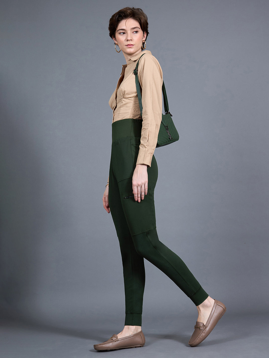 Women's Solid Green Relaxed Fit Regular-Length Tiggers