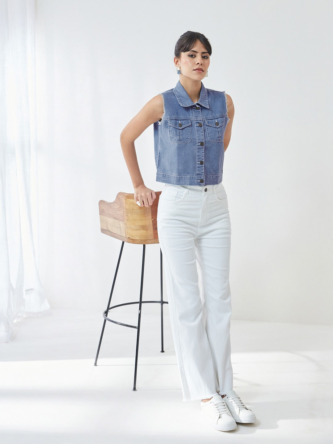 Light Blue Polo Neck Sleeveless Denim Solid Buttoned Ice Wash Raw Edge Detailing Crop Denim Jacket for Women