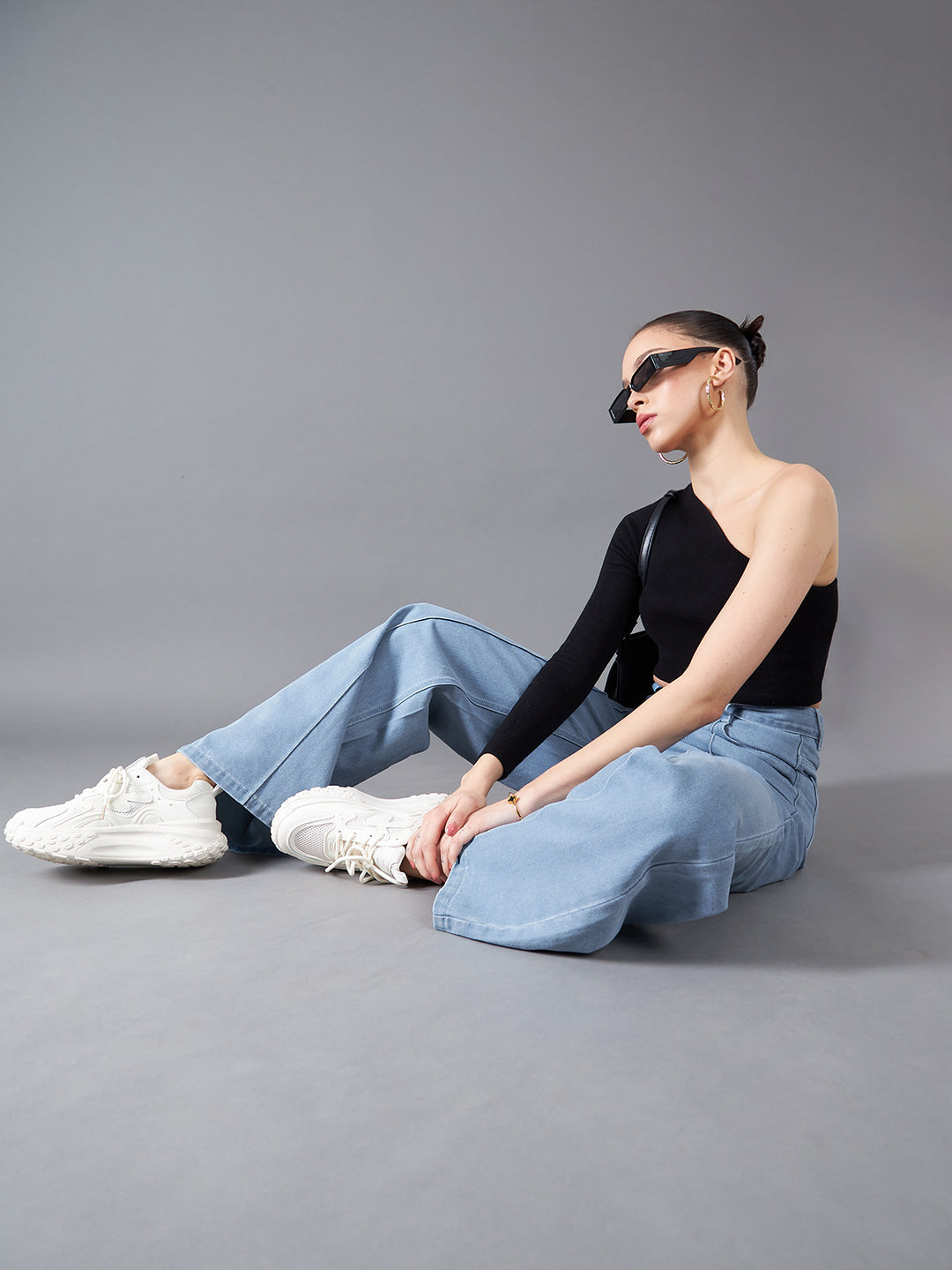 Women's Light Blue Straight-Fit High-Rise Clean-Look Regular-Length Non-Stretchable Denim Jeans