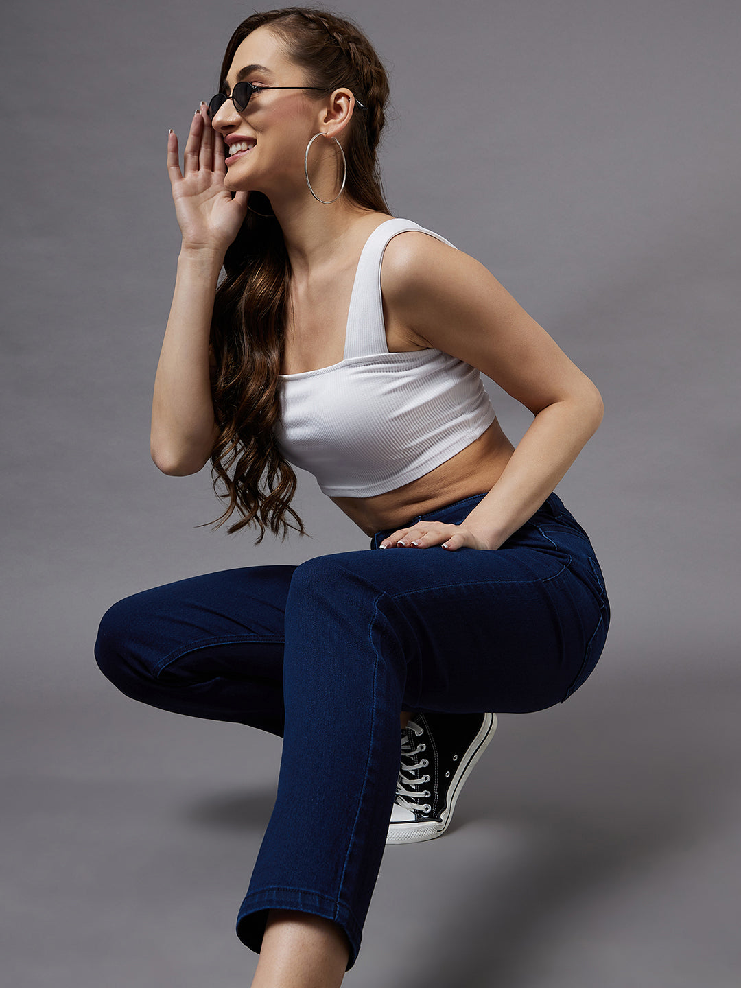 Women's Navy Blue Tapered Fit High Rise Stretchable Denim Jeans