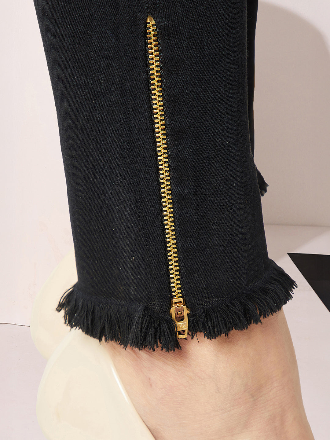 Women's Black Slim Fit High Rise Regular Length Zipper And Raw Edge Detailing Stretchable Denim Jeans