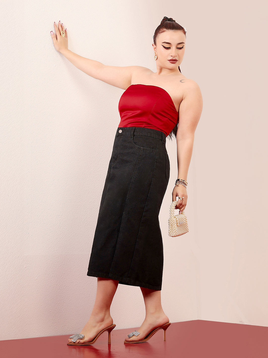 Women's Black Straight-Fit High-Rise  Stretchable Denim Midi Skirt