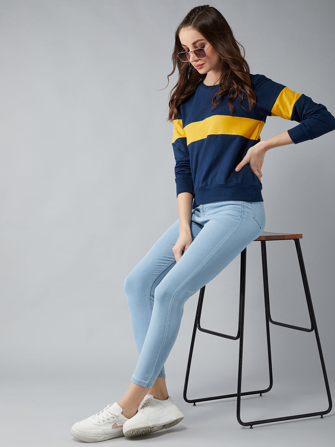 Women's Navy Blue Round Neck Full Sleeves Cotton Solid Boxy Colorblock Sweatshirt