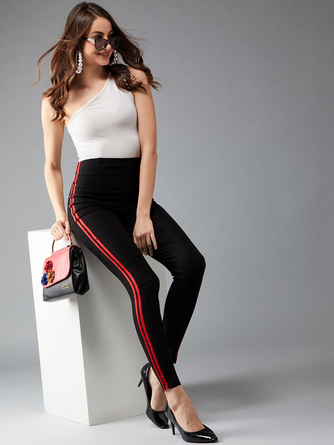 Women's Black Solid Slim Fit Knitted Regular Length Twill Tape Detailing High Waist Treggings