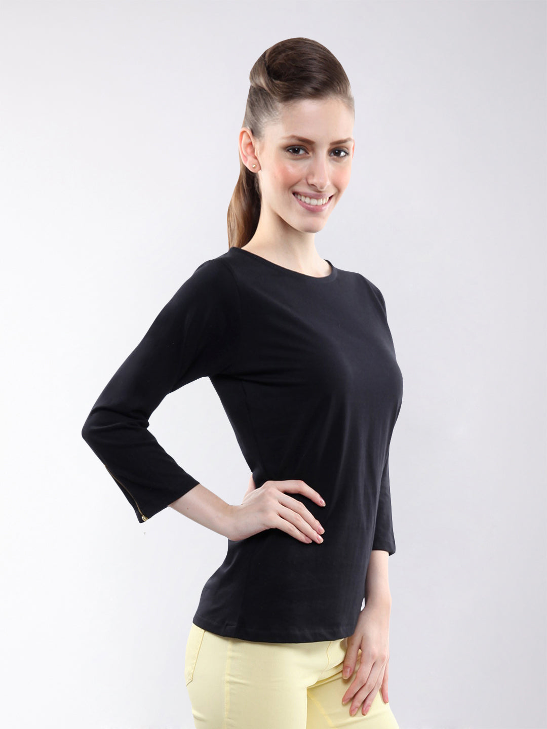 Women's Black Round Neck 3/4 Sleeves Solid Zippered Top