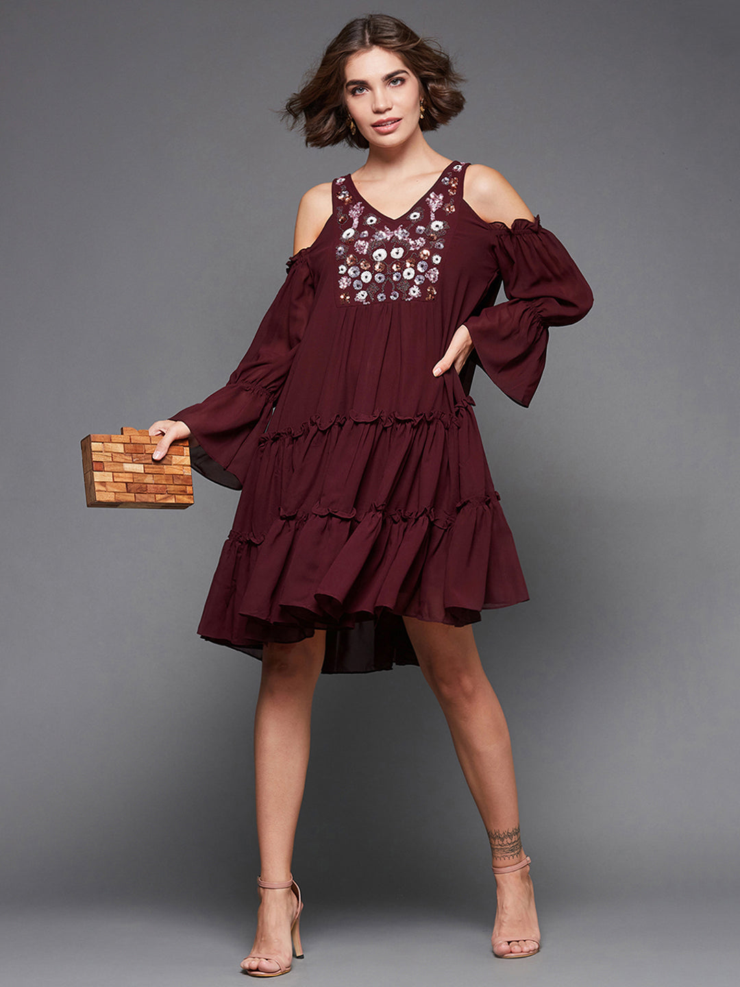 Women's Wine V-neck Cold Shoulder Solid Embellished Knee Length Dress