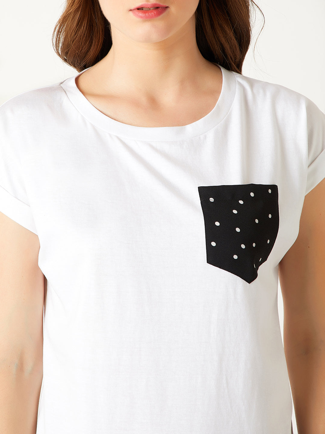 Women's White Round Neck Short Sleeve Cotton Solid Polka Dot Patch Pocket T-Shirt