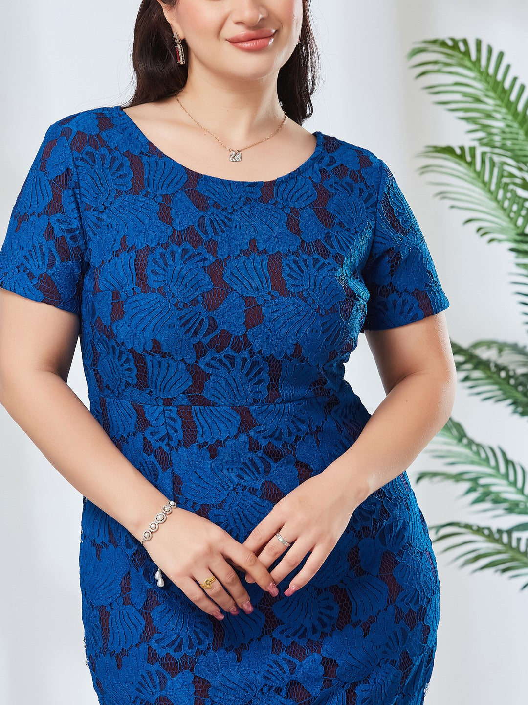 Royal Blue Round Neck Half Sleeve Self Designed Bodycon Knee-Long Lace Dress for Women