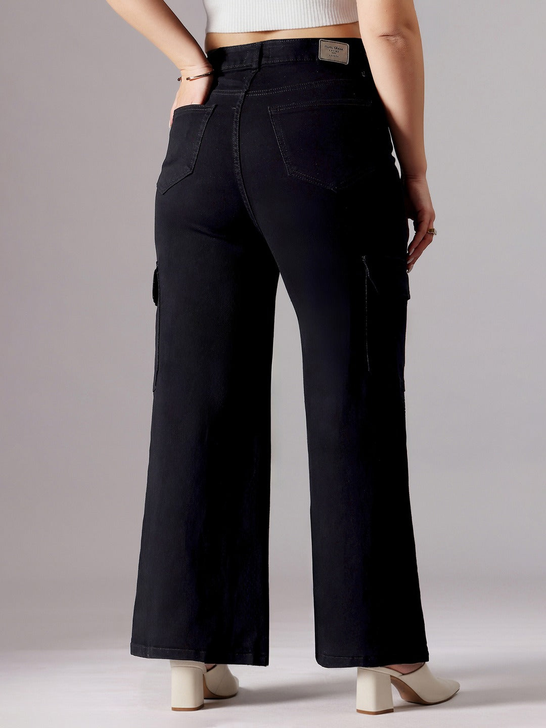 Black Wide Leg High Rise Patch Pocketed Regular Stretchable Denim Jeans for Women