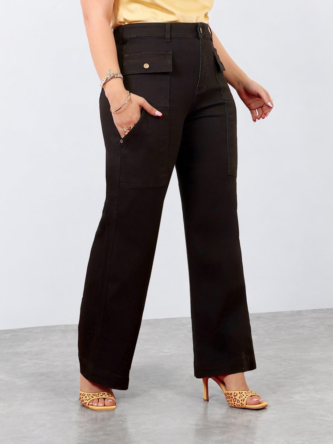 Black flared High rise Regular Stretchable Denim Jeans for Women