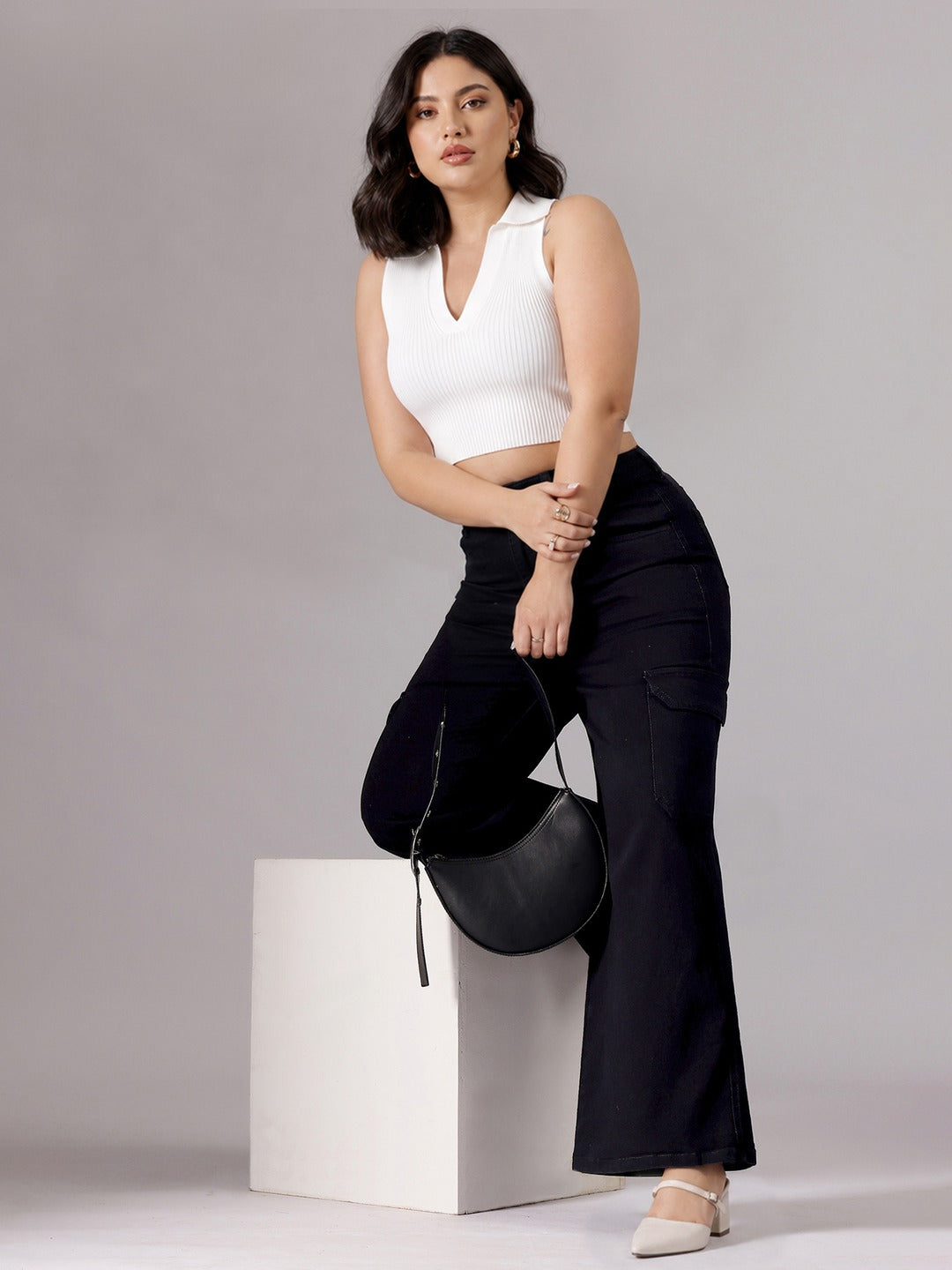 Black Wide Leg High Rise Patch Pocketed Regular Stretchable Denim Jeans for Women