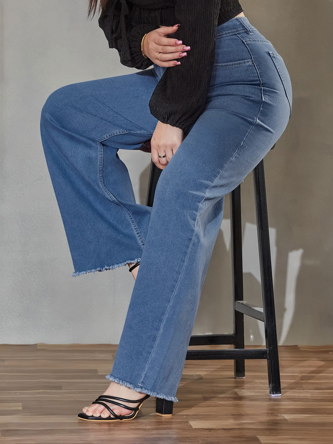 Navy Blue Skinny Fit High Rise Stretchable Denim Jeans for Women