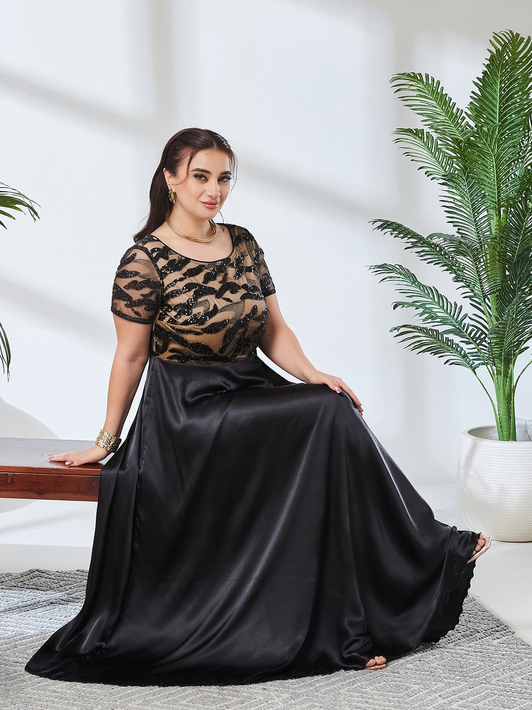 Black Boat-Neck Short-Sleeve Abstract Fit & Flare Satin Maxi Dress for Women