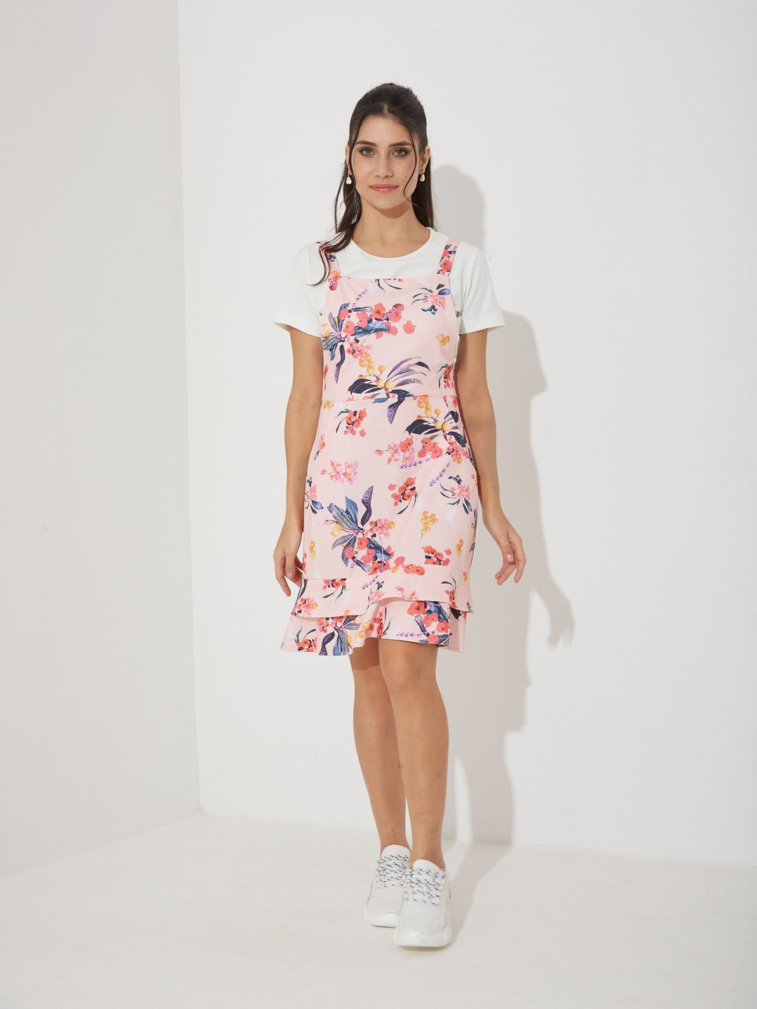 Peach Round Neck Half Sleeve Floral Pinafore Dress Knee-Long Polyester Pinafore Co-Ord Set for Women