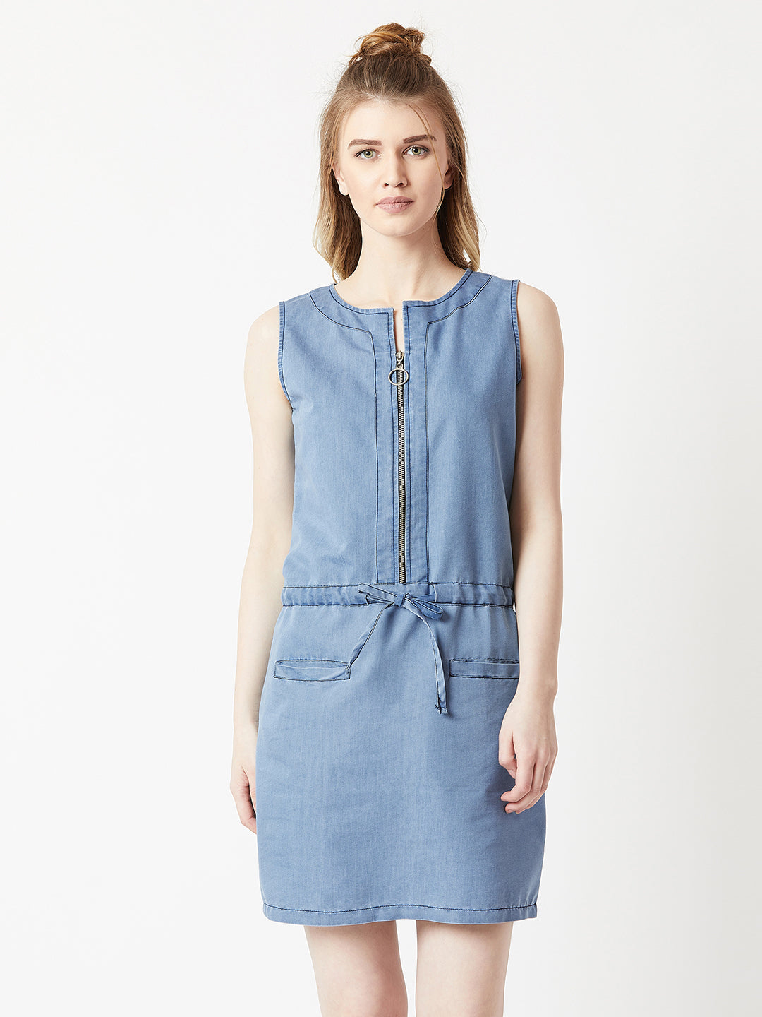 Women's Light Blue Round Neck Sleeveless Denim Solid Mini Shift Dress