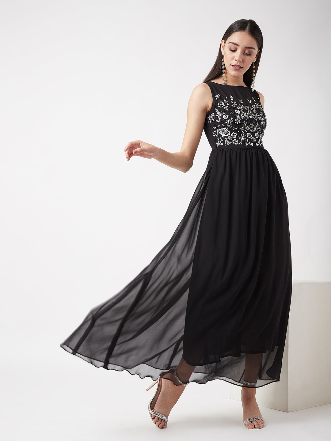 Women's Black Boat Neck Sleeveless Sequined Party Maxi Dress