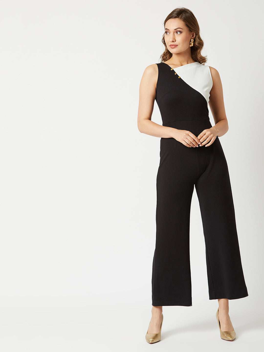 Crease Ease Women's Off-White & Black Asymmetric Sleeveless Polyknitted Solid Color-Block/Paneled Regular Length Jumpsuit