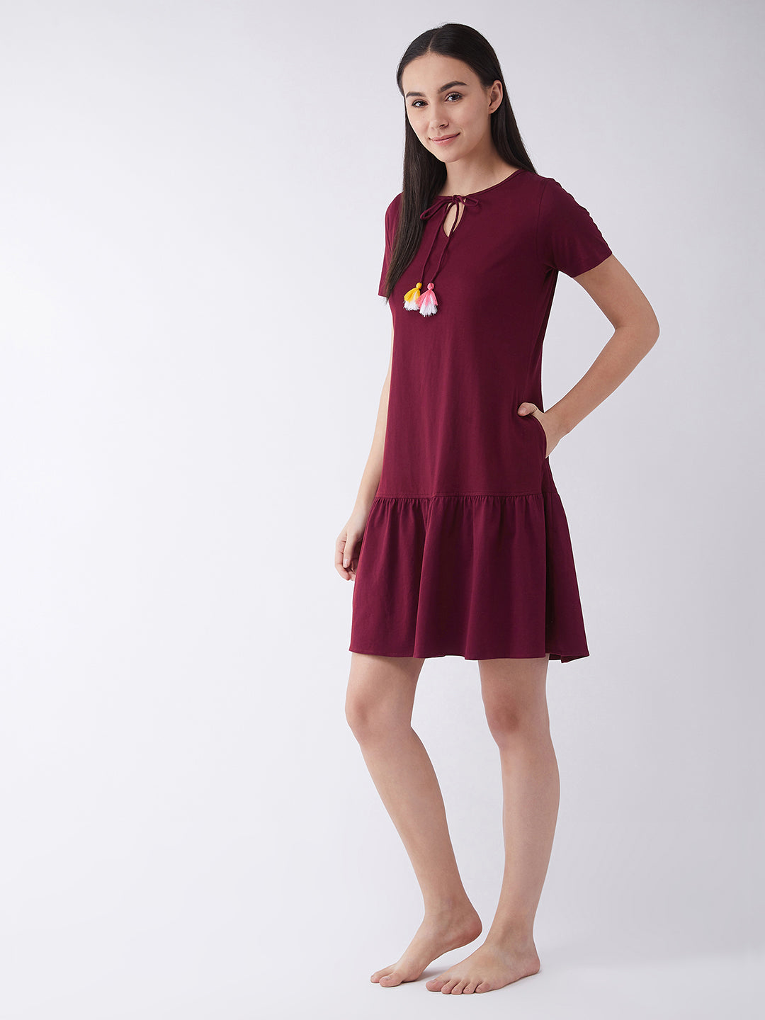 Women's Maroon Round Neck Short Sleeve Solid Regular Length Dress