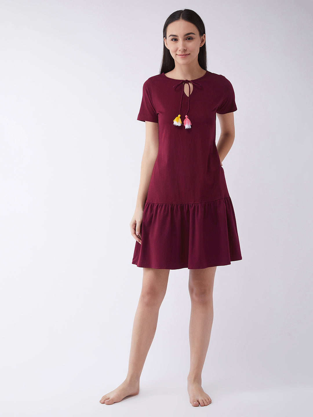 Women's Maroon Round Neck Short Sleeve Solid Regular Length Dress