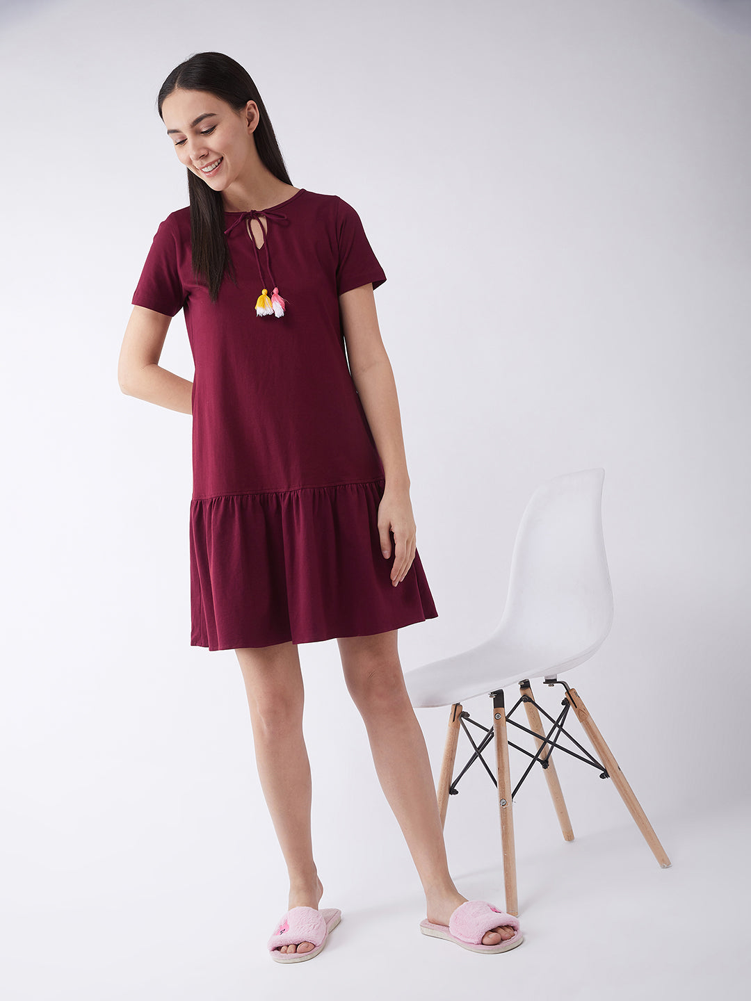 Women's Maroon Round Neck Short Sleeve Solid Regular Length Dress