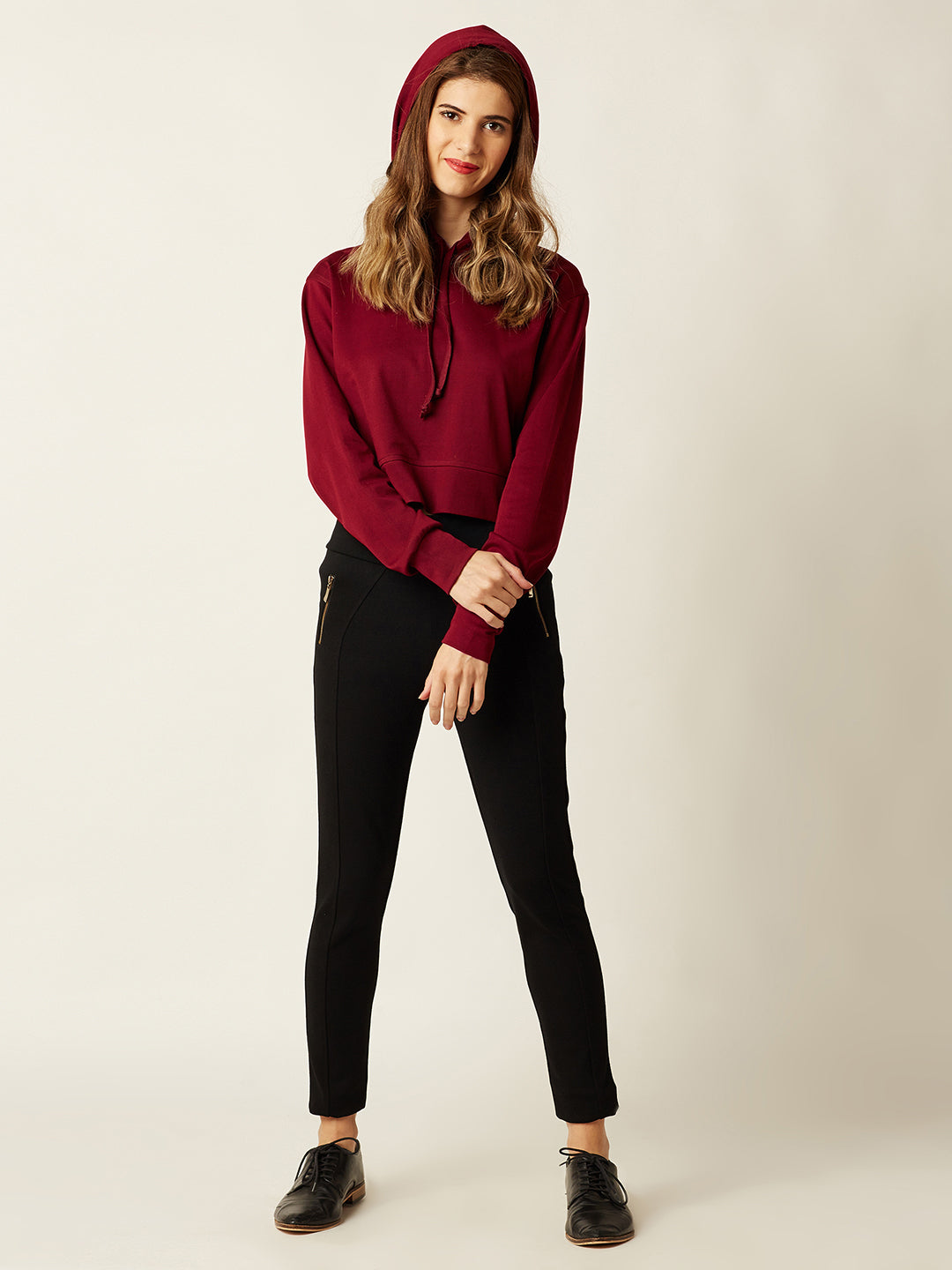 Women's Maroon Solid Round Neck Full Sleeve Hooded Boxy Crop Sweatshirt