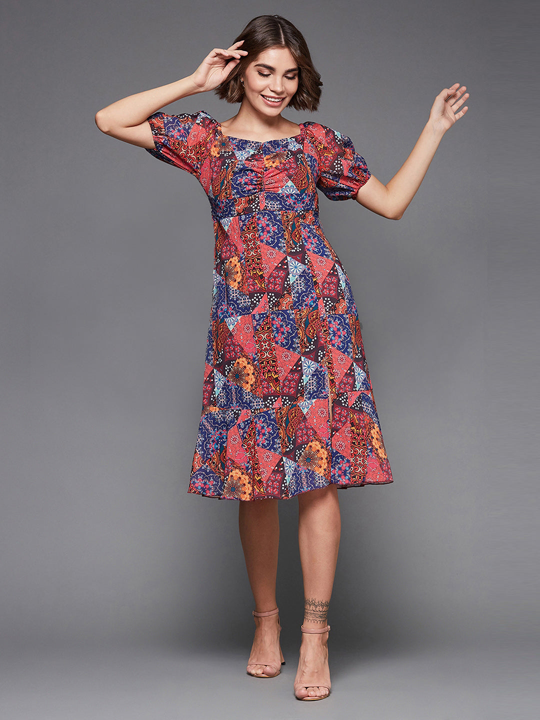 Women's Multicolored Sweetheart Half Sleeve Abstract Fit & Flare Midi Dress