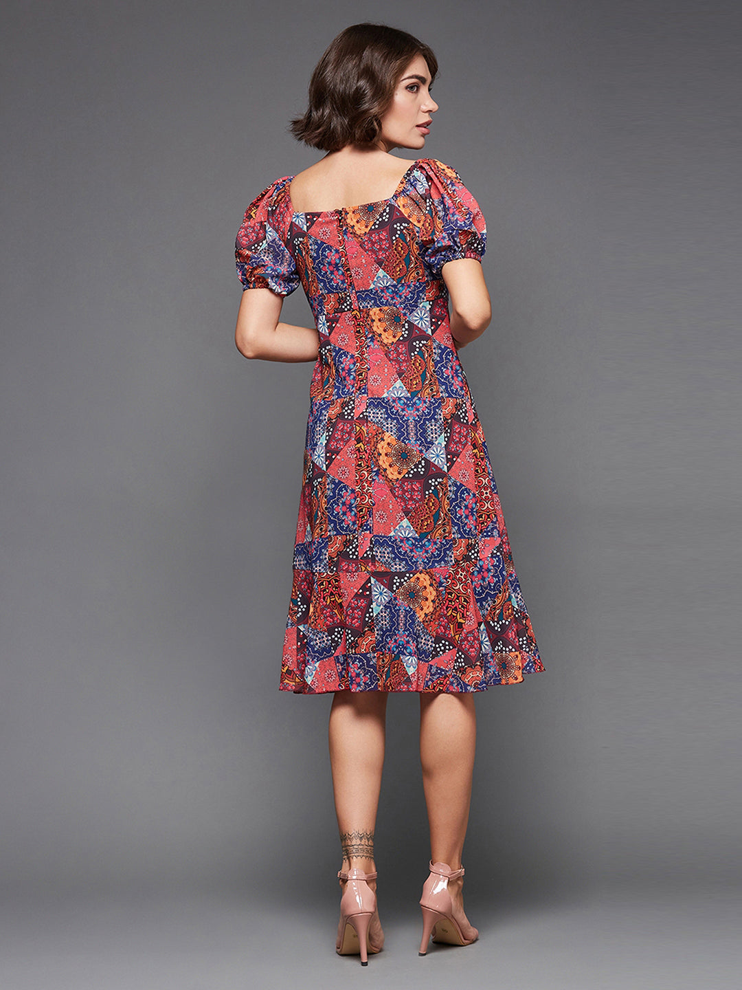 Women's Multicolored Sweetheart Half Sleeve Abstract Fit & Flare Midi Dress