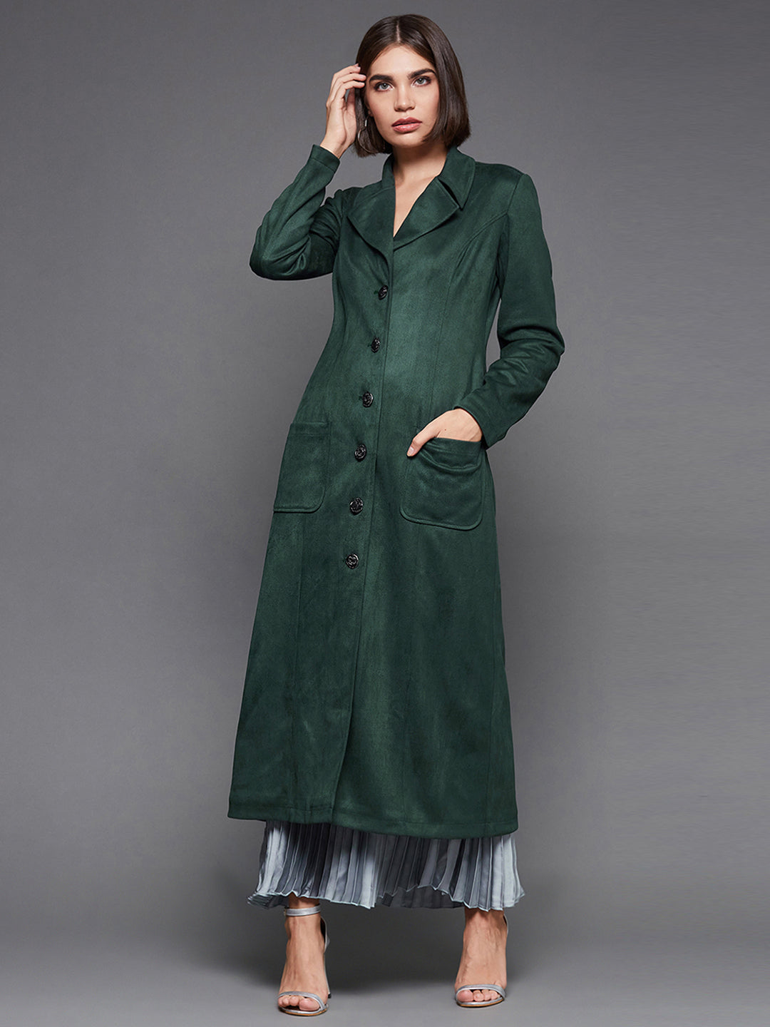 Women's Dark Green Solid V-Neck Full Sleeves Patched Pocketed Polyester Button Down Longline Winter Wear Blazer Jacket