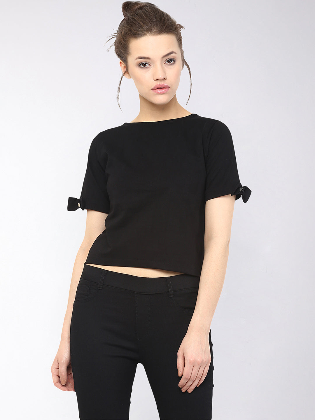 Women's Black Round Neck Half Sleeves Solid Basic Crop Top